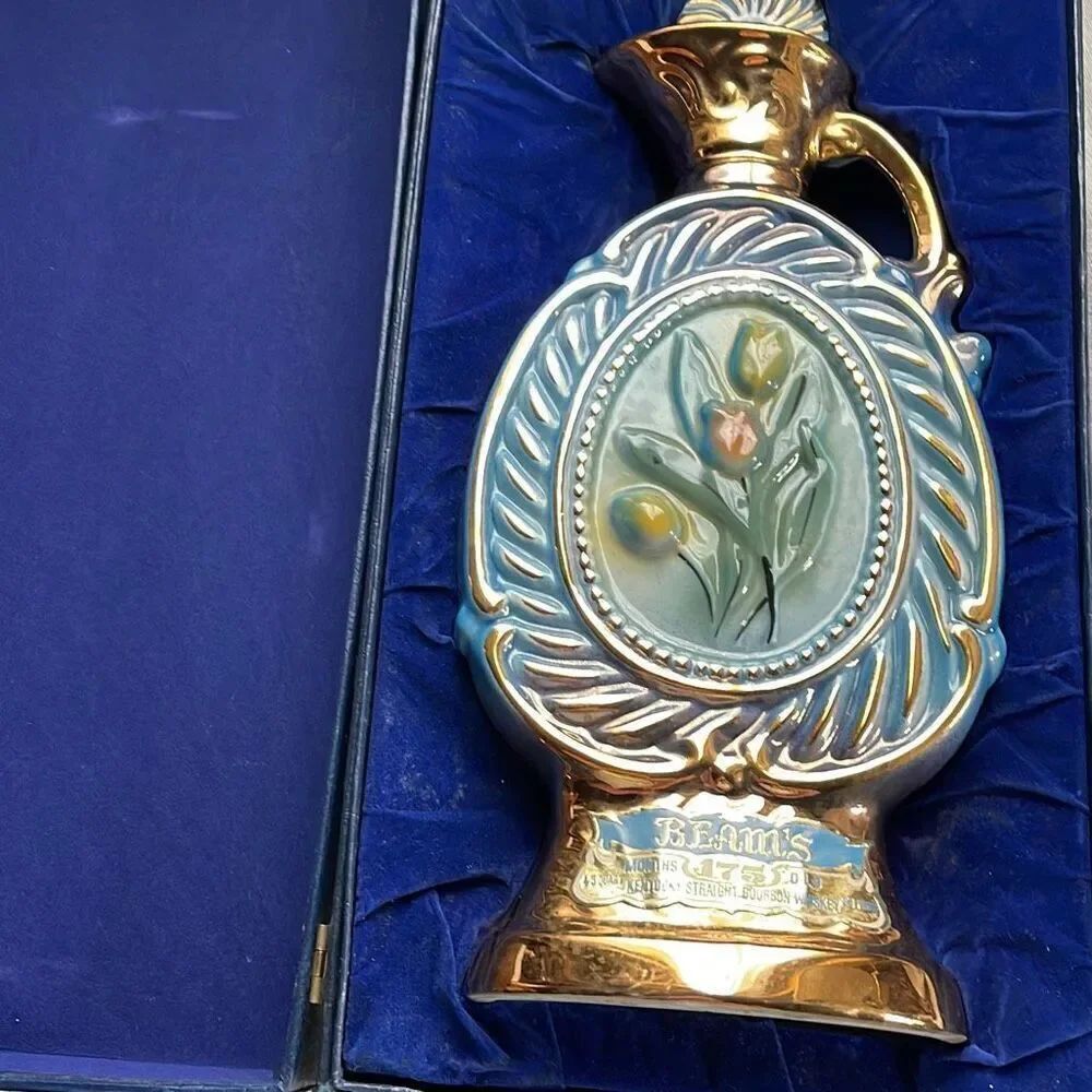 Jim Beam Whiskey Bottle Decanter 1973 Tulips design made from Regal China. In or